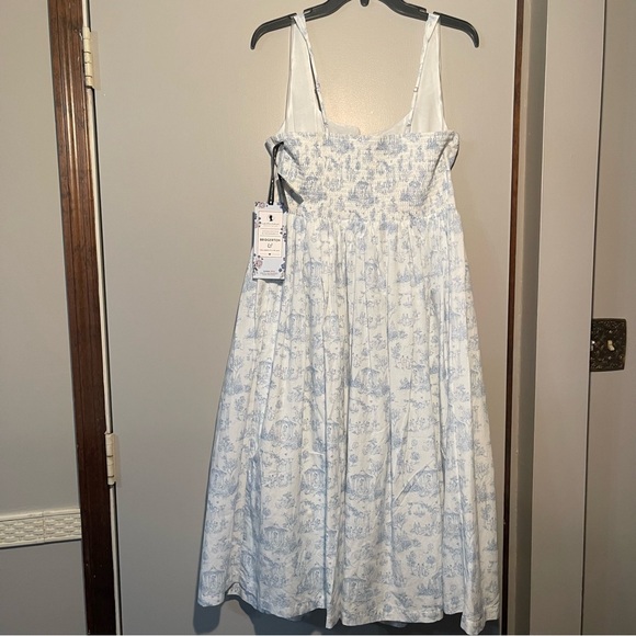 Celebrity Pink Bridgerton Blue and White Midi Dress NWT Lg - Picture 12 of 16